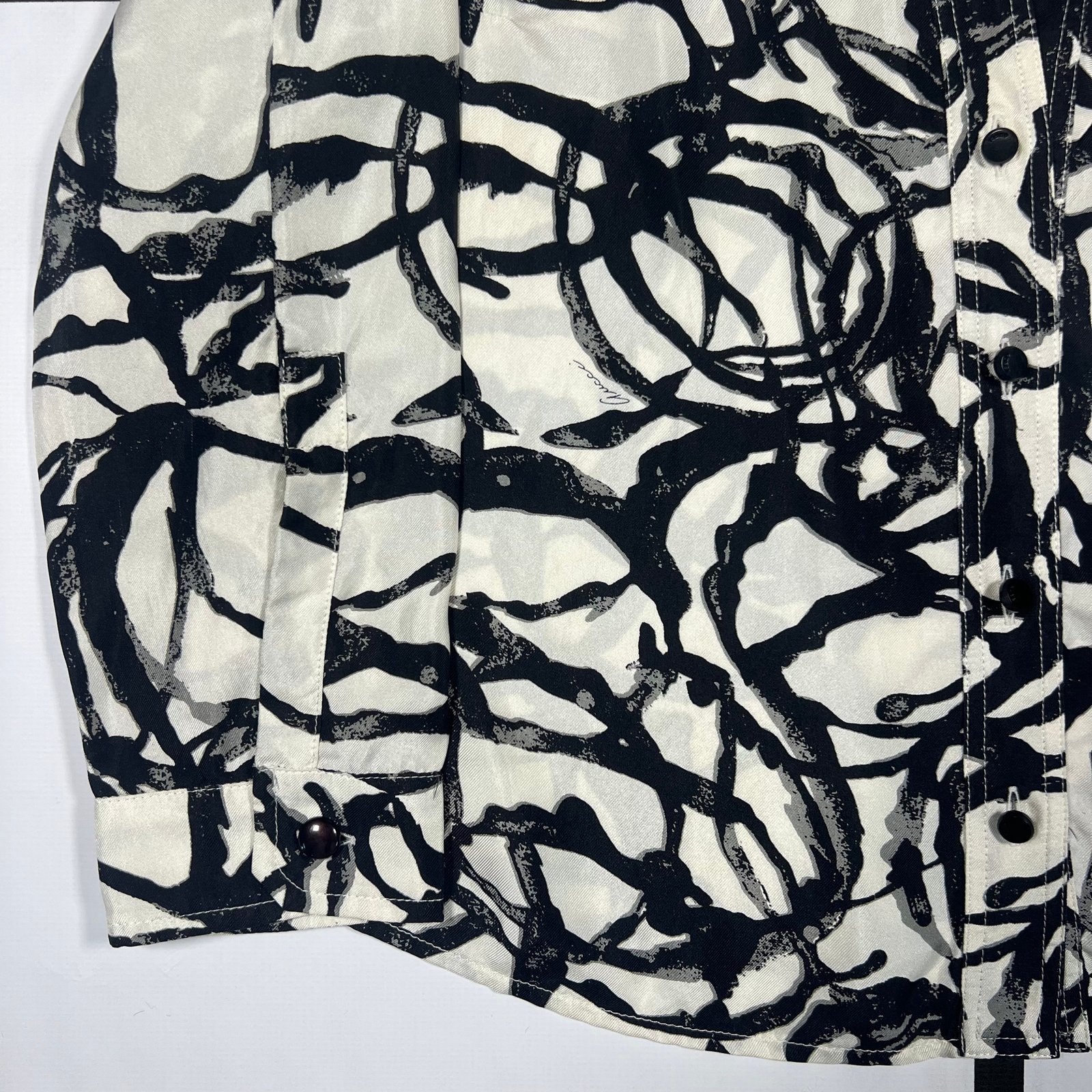 S/S2007 Gucci Abstract Print Silk Button Up Blouse - Image 3