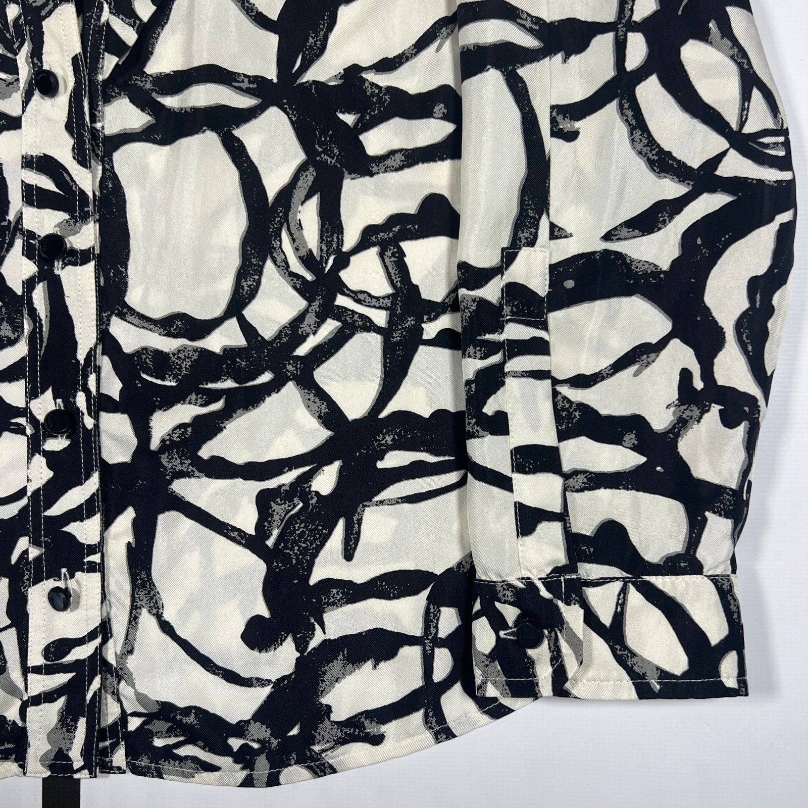S/S2007 Gucci Abstract Print Silk Button Up Blouse - Image 4