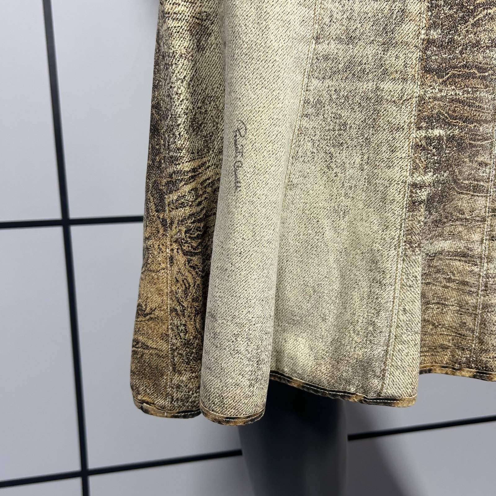 2000s Roberto Cavalli Sand Erosian Midi Skirt - Image 6