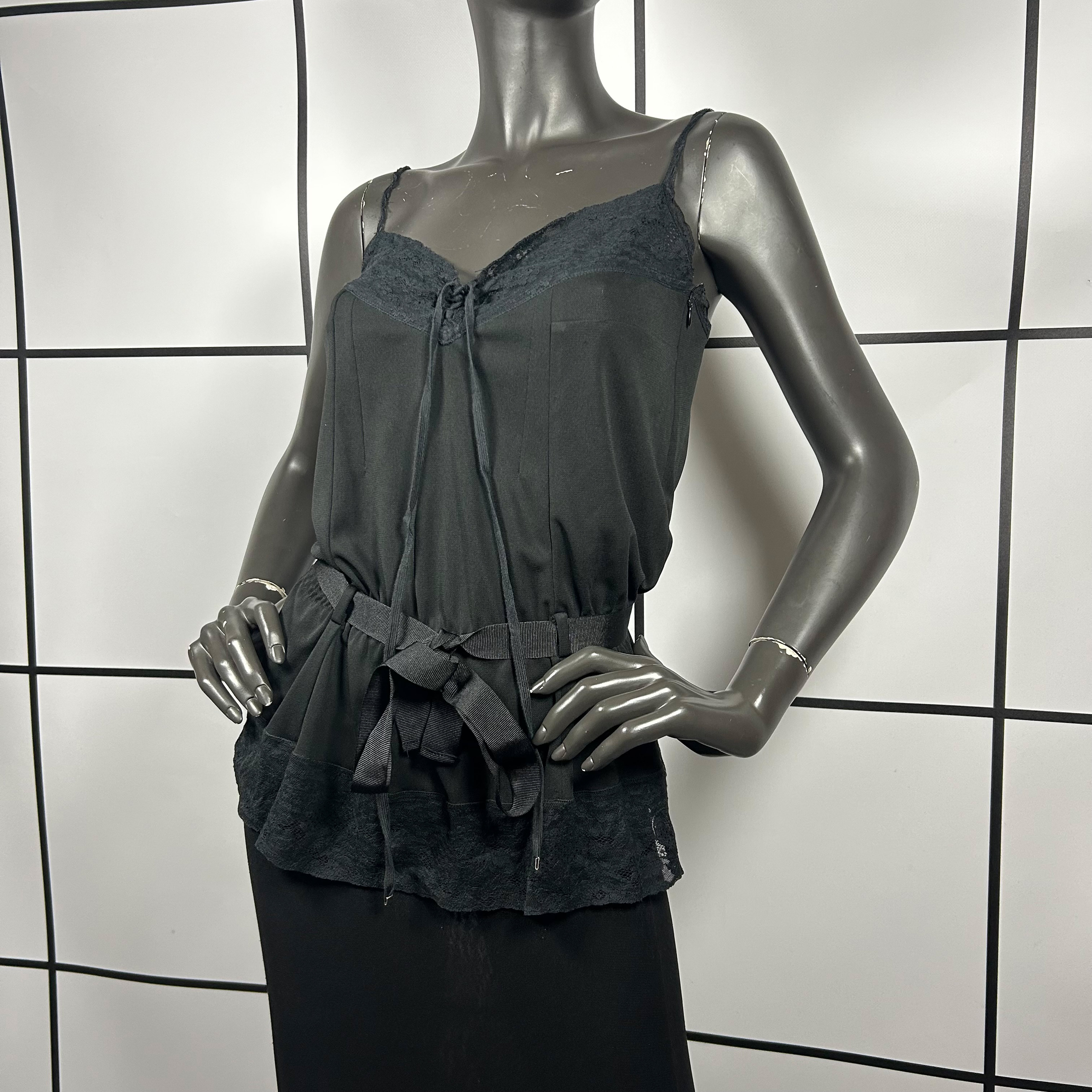 2000s Dolce & Gabbana Laced Mini Dress With Waist Strap - Image 3