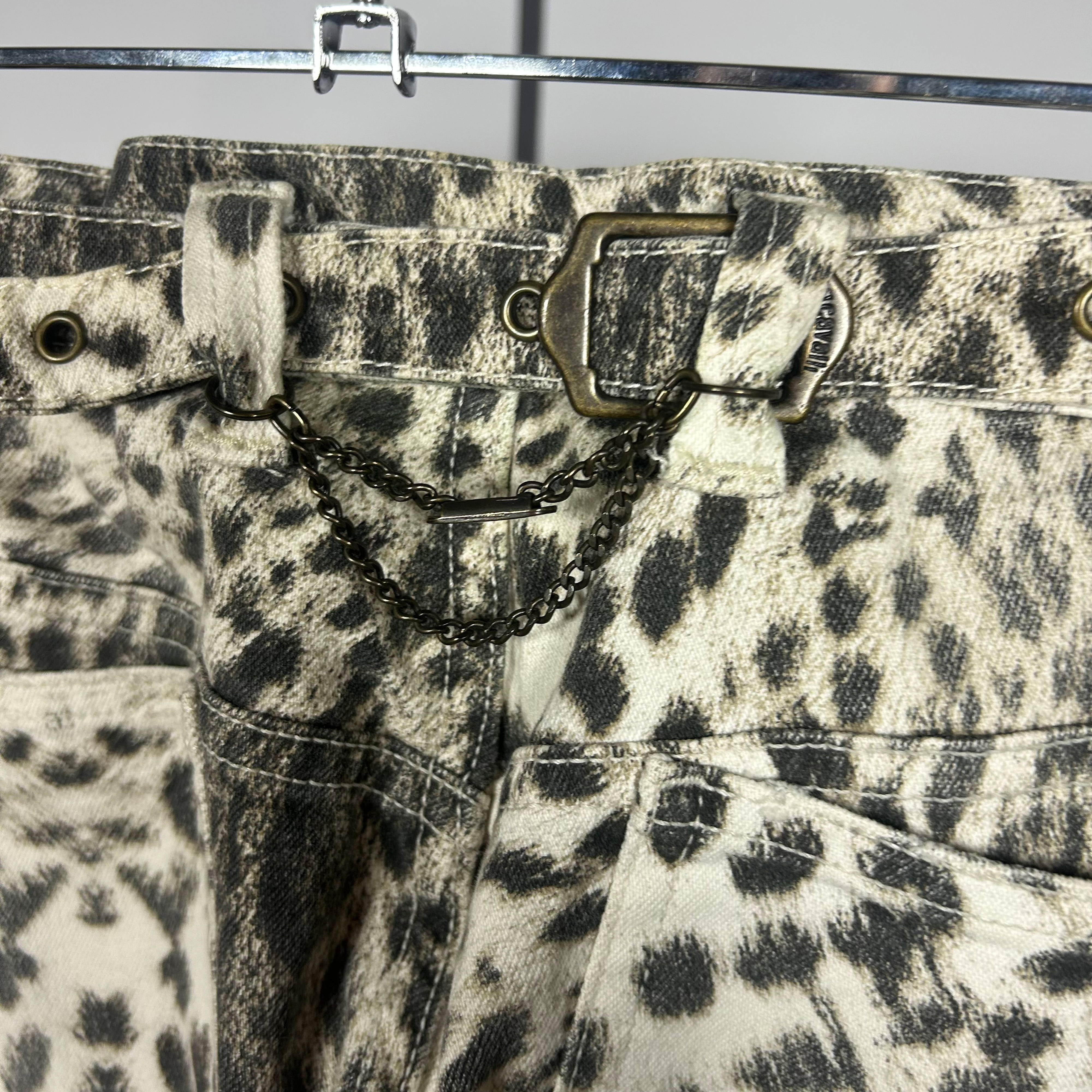 2000s Roberto Cavalli Snow Leopard Print Adjustable Widelegged Trousers - Image 9