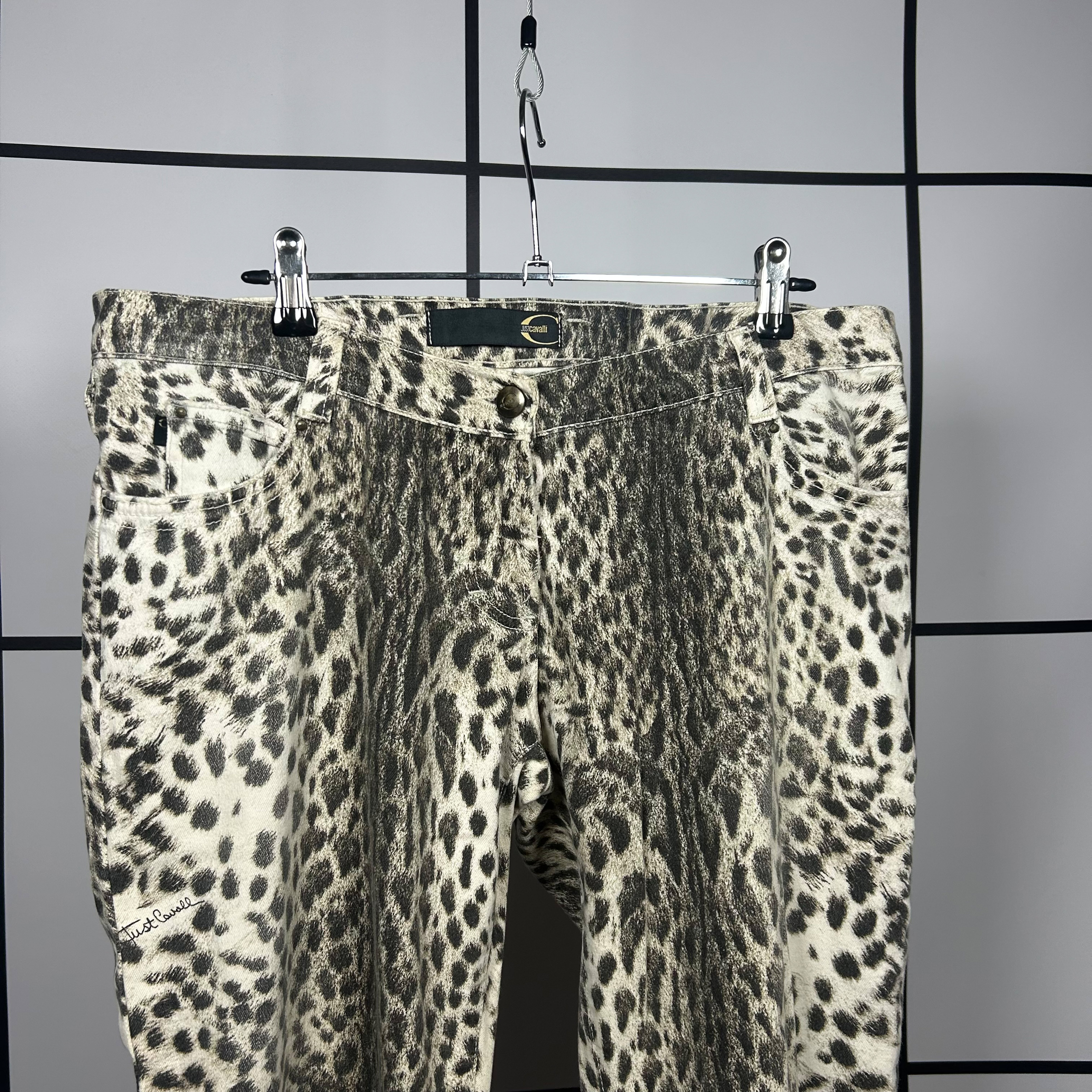 2000s Roberto Cavalli Snow Leopard Print Adjustable Widelegged Trousers - Image 2