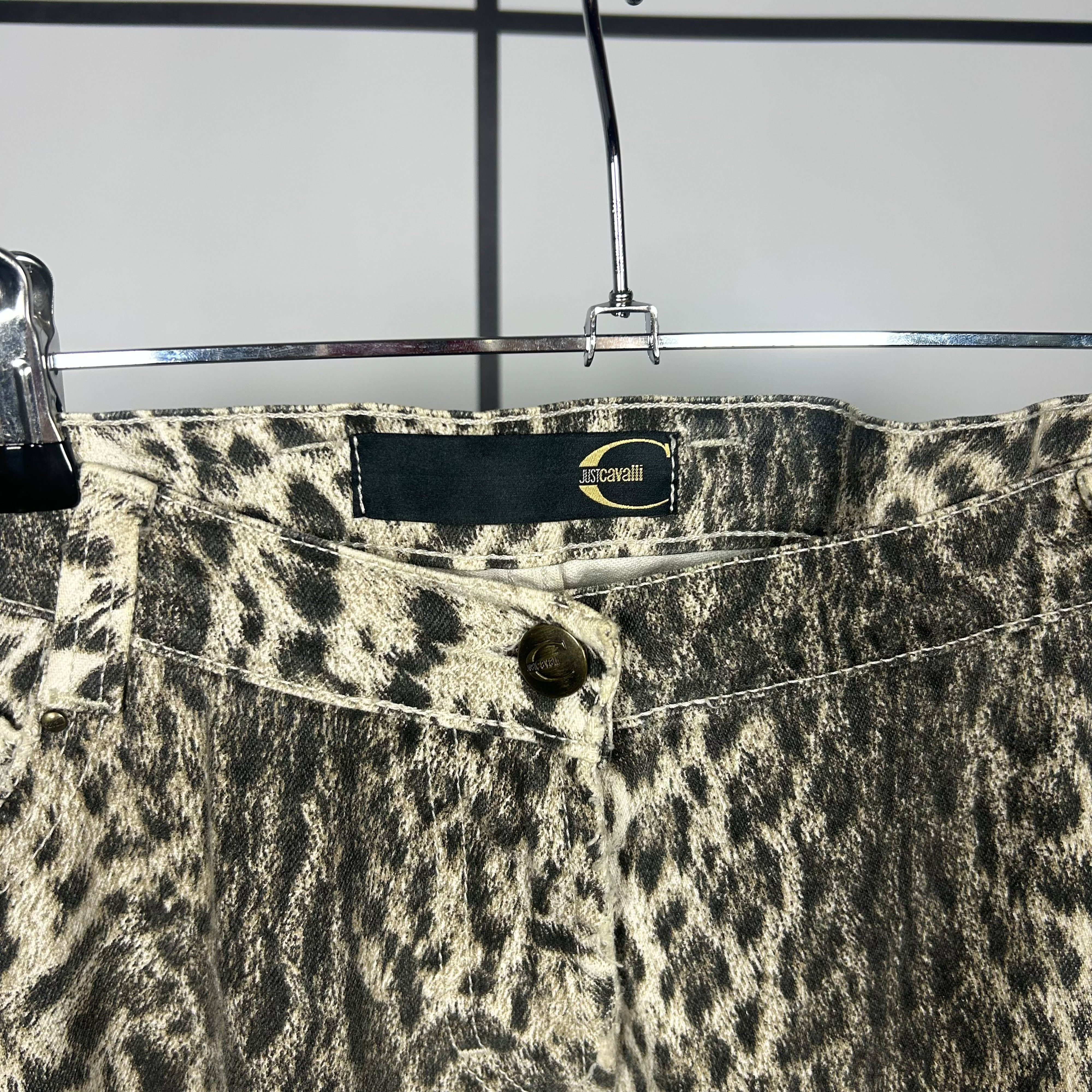 2000s Roberto Cavalli Snow Leopard Print Adjustable Widelegged Trousers - Image 5